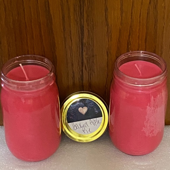 Hand Poured Baked Apple Pie Scented Soy Candle - Picture 4 of 4